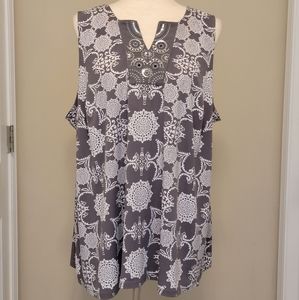 41 Hawthorn, 2X, Gray/White Reeny Embellished Split Neck Knit Top